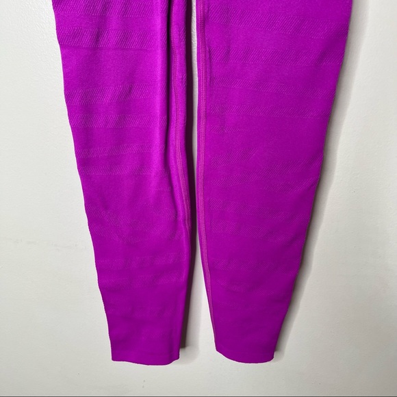 FABLETICS Sculptknot High Rise Barbiecore Leggings - Picture 7 of 14